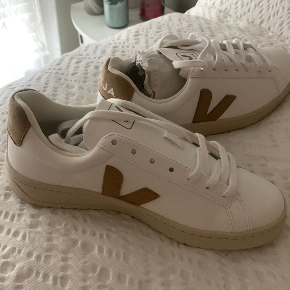 VEJA SHOES